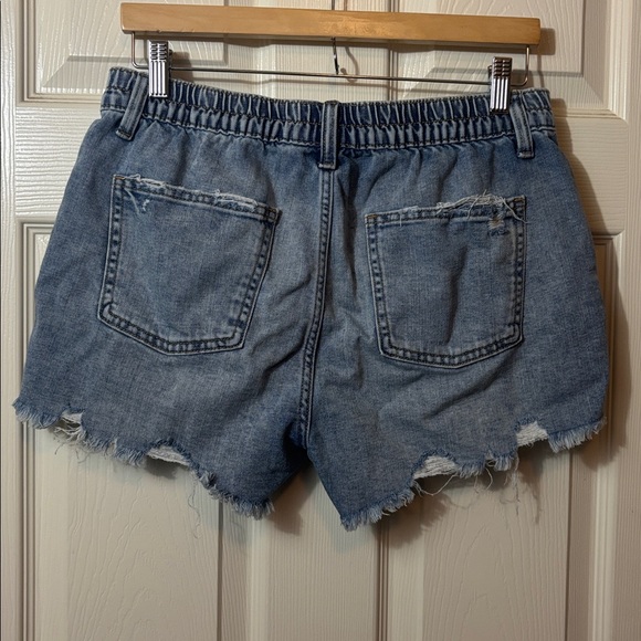 Aerie medium Distressed Denim Women Shorts - Picture 2 of 4